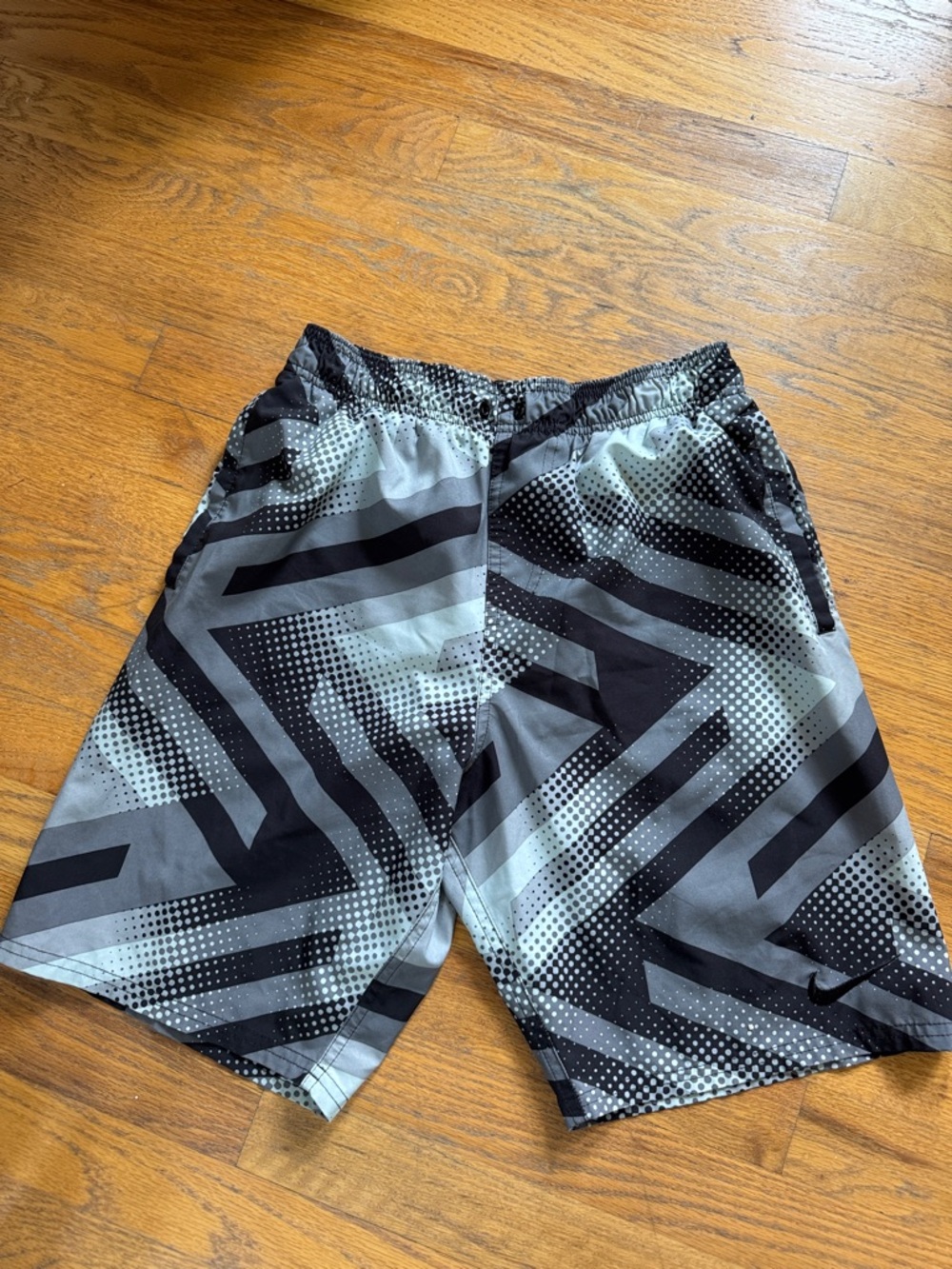 Nike Men's Black & Gray Geometric Athletic Swim Shorts